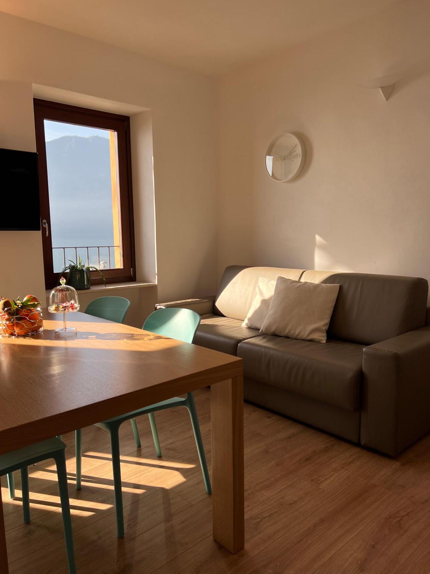 Al Porticciolo - Casa Vacanze Marone Luaran gambar
